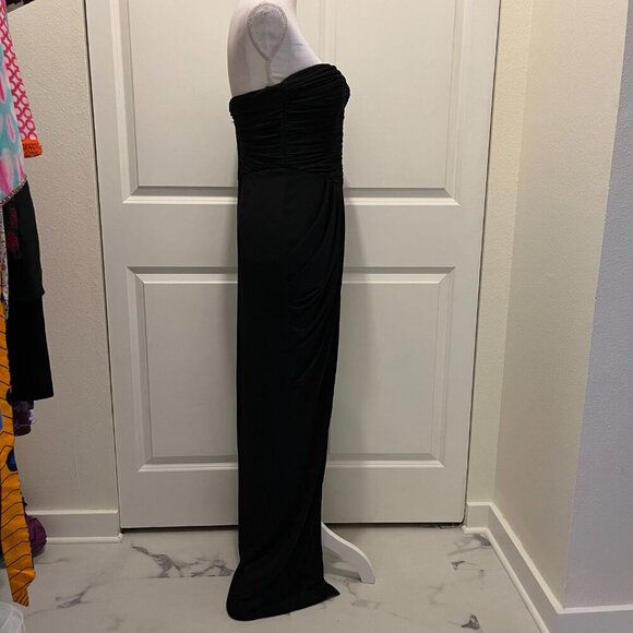 Vicky Tiel Black Strapless Long Gown with Elegant Ruching and Front Slit - Picture 10 of 16